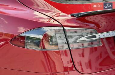 Tesla Model S 2019