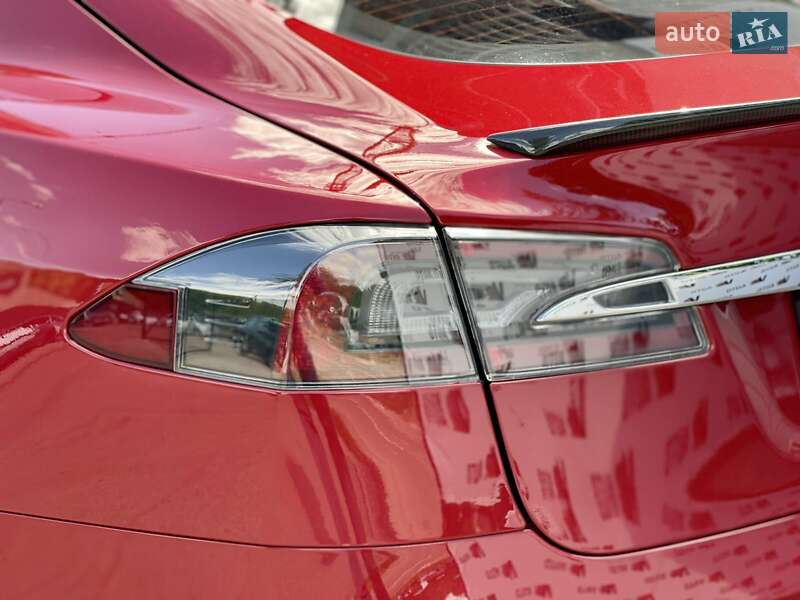 Лифтбек Tesla Model S 2019 в Киеве