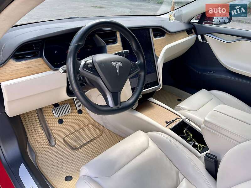 Лифтбек Tesla Model S 2019 в Киеве