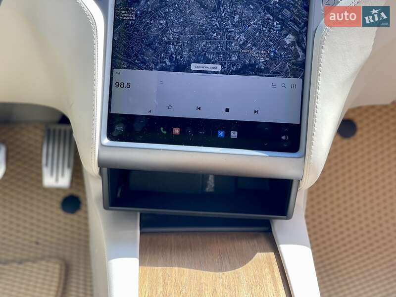 Лифтбек Tesla Model S 2019 в Киеве