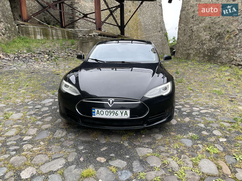 Ліфтбек Tesla Model S 2013 в Краматорську фото Ліфтбек Tesla Model S 2013 в Краматорську