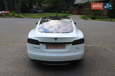 Ліфтбек Tesla Model S 2015 в Львові