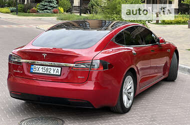 Лифтбек Tesla Model S 2016 в Киеве