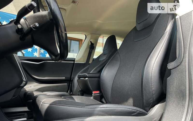 Лифтбек Tesla Model S 2014 в Стрые