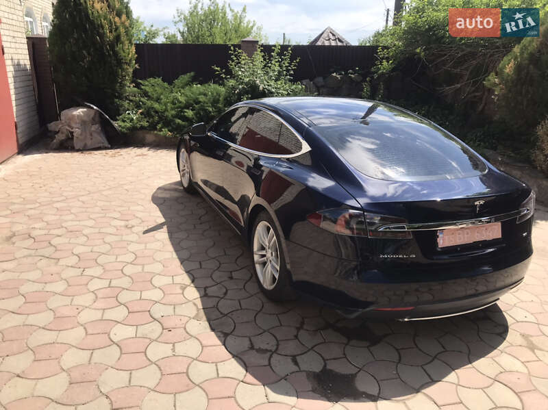 Ліфтбек Tesla Model S 2013 в Харкові