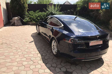 Лифтбек Tesla Model S 2013 в 