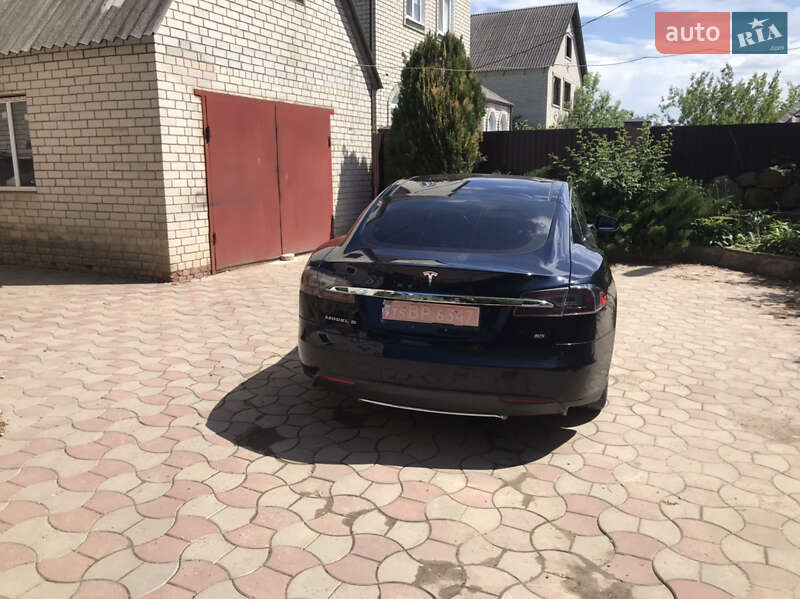 Ліфтбек Tesla Model S 2013 в Харкові