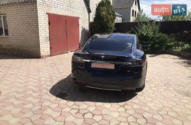 Лифтбек Tesla Model S 2013 в 