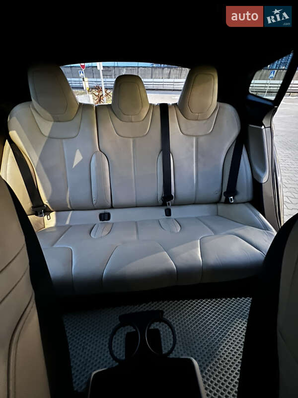 Лифтбек Tesla Model S 2015 в Киеве фото 31 Лифтбек Tesla Model S 2015 в Киеве