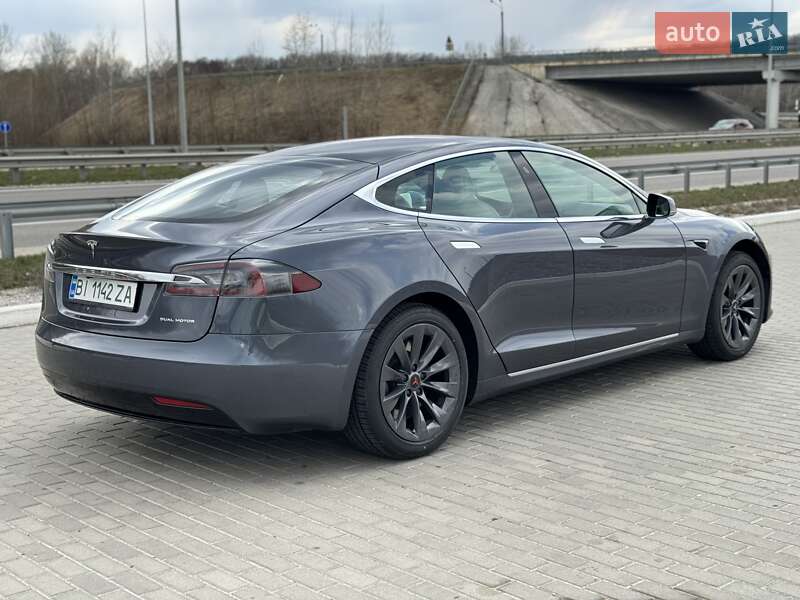 Ліфтбек Tesla Model S 2020 в Полтаві