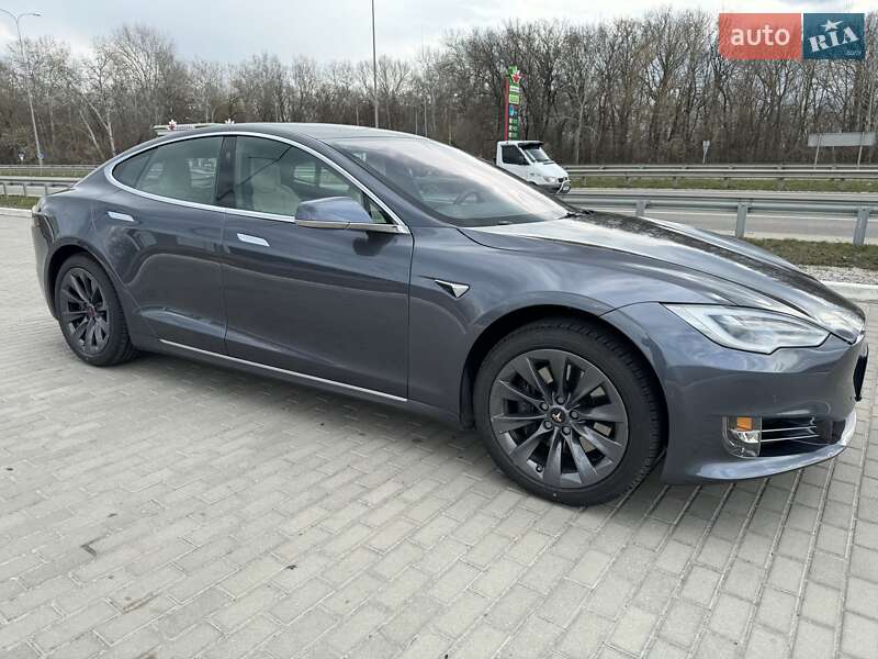 Ліфтбек Tesla Model S 2020 в Полтаві