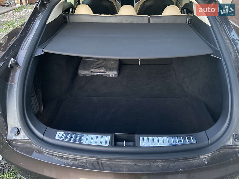 Лифтбек Tesla Model S 2012 в Хмельницком фото 60 Лифтбек Tesla Model S 2012 в Хмельницком