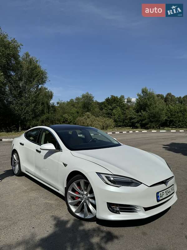 Ліфтбек Tesla Model S 2017 в Запоріжжі