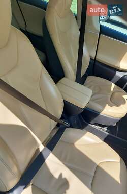 Лифтбек Tesla Model S 2014 в Тернополе