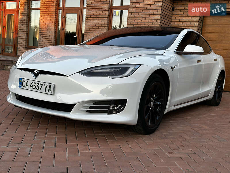 Tesla Model S 2018