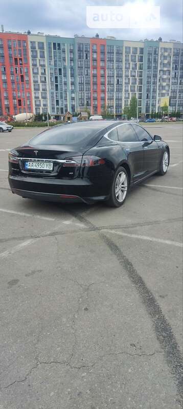 Лифтбек Tesla Model S 2013 в Киеве