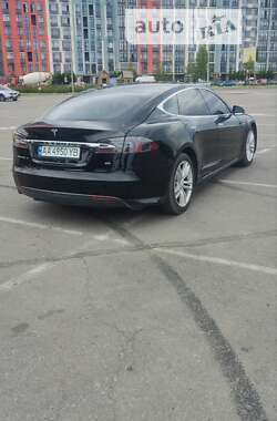 Лифтбек Tesla Model S 2013 в 