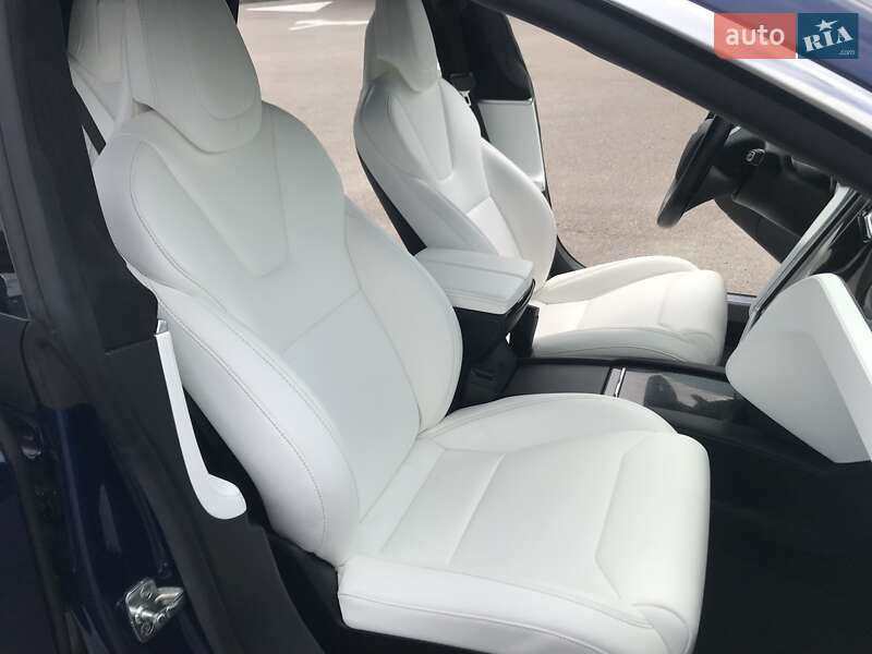 Лифтбек Tesla Model S 2017 в Киеве