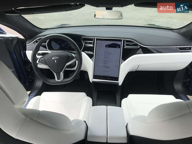 Лифтбек Tesla Model S 2017 в Киеве