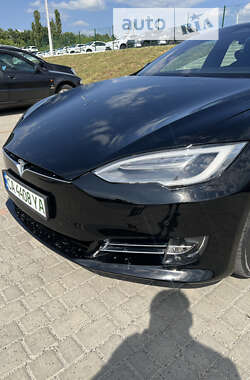 Лифтбек Tesla Model S 2018 в Звенигородке