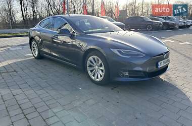 Лифтбек Tesla Model S 2017 в Ивано-Франковске