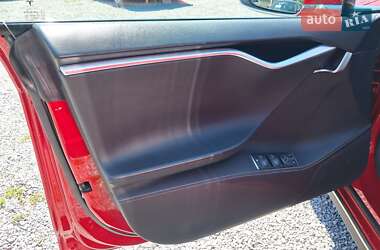 Лифтбек Tesla Model S 2014 в 