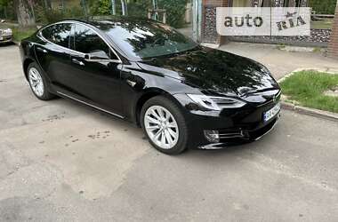 Ліфтбек Tesla Model S 2018 в Львові