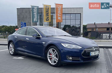 Лифтбек Tesla Model S 2015 в Луцке Лифтбек Tesla Model S 2015 в Луцке