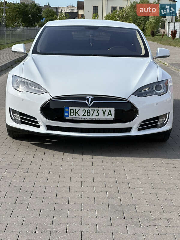 Лифтбек Tesla Model S 2014 в Ровно фото 4 Лифтбек Tesla Model S 2014 в Ровно