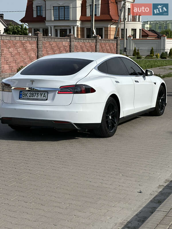 Лифтбек Tesla Model S 2014 в Ровно фото 10 Лифтбек Tesla Model S 2014 в Ровно