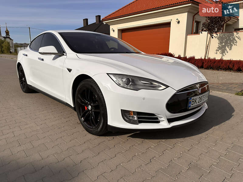 Лифтбек Tesla Model S 2014 в Ровно фото 11 Лифтбек Tesla Model S 2014 в Ровно