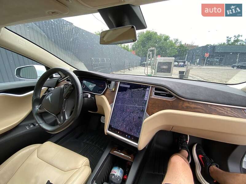 Лифтбек Tesla Model S 2017 в Запорожье