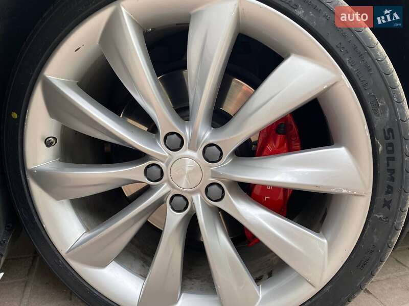 Ліфтбек Tesla Model S 2017 в Запоріжжі