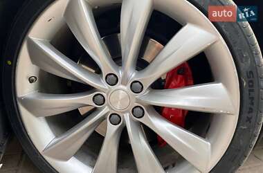 Ліфтбек Tesla Model S 2017 в 