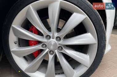 Лифтбек Tesla Model S 2017 в Запорожье