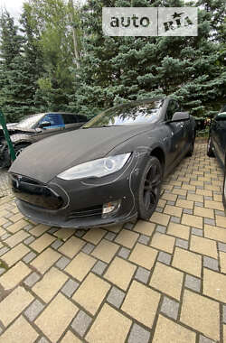 Лифтбек Tesla Model S 2013 в Львове