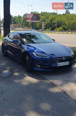 Лифтбек Tesla Model S 2017 в Киеве Лифтбек Tesla Model S 2017 в Киеве