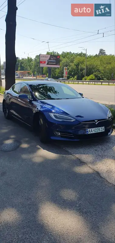 Tesla Model S 2017
