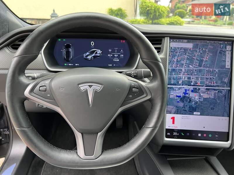 Лифтбек Tesla Model S 2018 в Львове