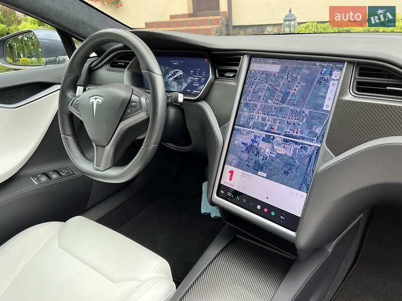 Лифтбек Tesla Model S 2018 в Львове