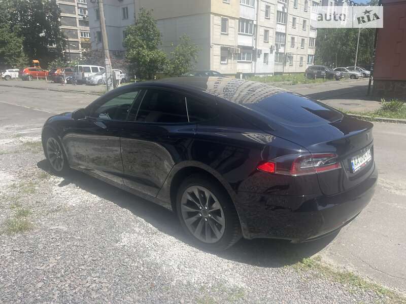 Ліфтбек Tesla Model S 2017 в Києві