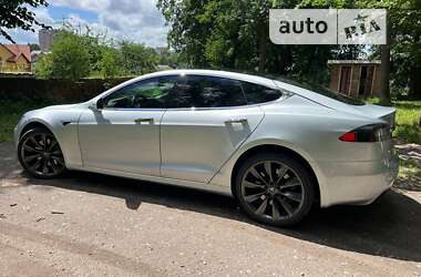 Ліфтбек Tesla Model S 2016 в Вінниці