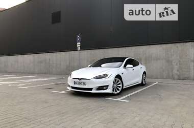 Лифтбек Tesla Model S 2016 в Киеве