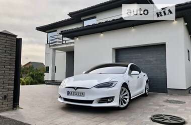 Лифтбек Tesla Model S 2016 в Киеве