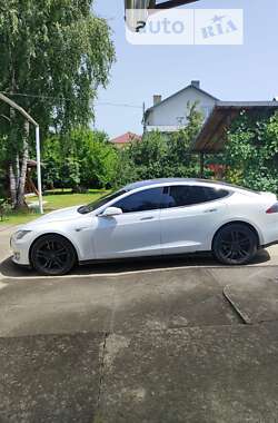Ліфтбек Tesla Model S 2015 в Коломиї