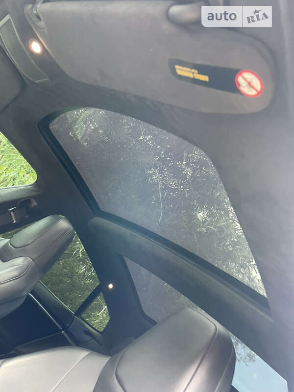 Ліфтбек Tesla Model S 2015 в Ромнах