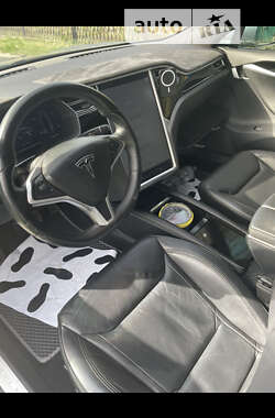 Ліфтбек Tesla Model S 2015 в Ромнах
