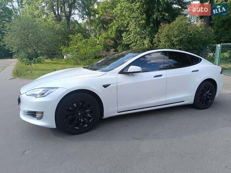 Tesla Model S 2019