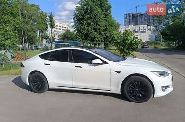 Лифтбек Tesla Model S 2019 в Киеве