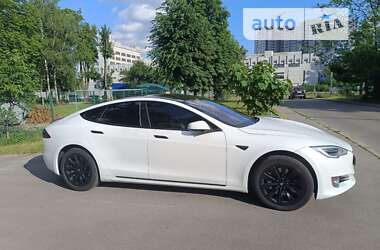 Лифтбек Tesla Model S 2019 в Киеве